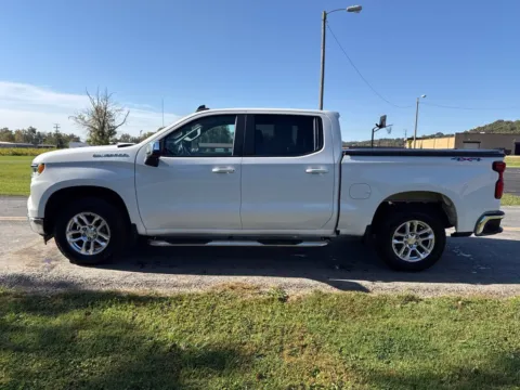 More photos of 2022 Chevrolet Silverado 1500 LT at Hometown Chevrolet, OH