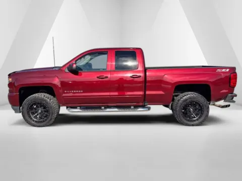 More photos of 2017 Chevrolet Silverado 1500 LT at Hometown Chevrolet, OH