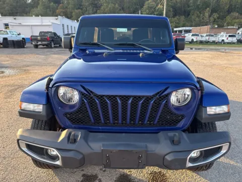Photos of 2019 Jeep Wrangler Unlimited Sahara for sale in Waverly, OH at Hometown Chevrolet
