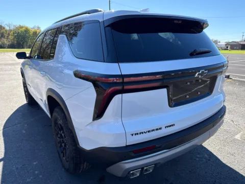 More photos of 2027 Chevrolet Traverse Z71 at Hometown Chevrolet, OH