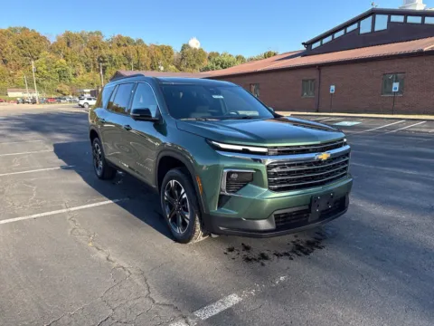 Green 2027 Chevrolet Traverse LT for sale in Waverly, OH