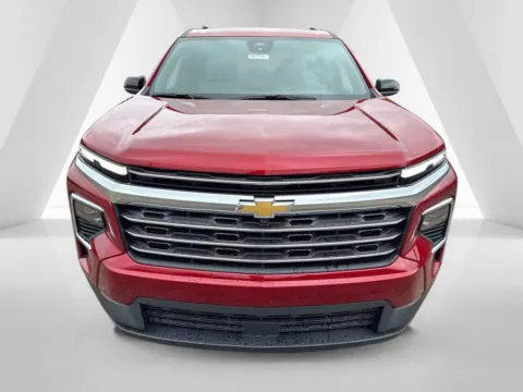 Photos of 2027 Chevrolet Traverse LT for sale in Waverly, OH at Hometown Chevrolet