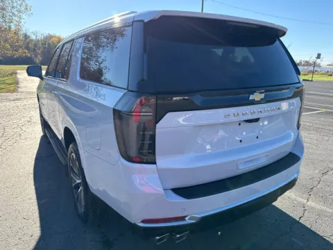 More photos of 2027 Chevrolet Suburban High Country at Hometown Chevrolet, OH