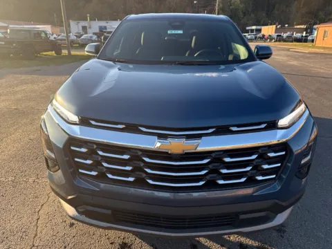 Photos of 2027 Chevrolet Equinox LT for sale in Waverly, OH at Hometown Chevrolet