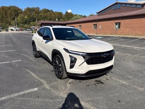 White 2026 Chevrolet Trax 2RS for sale in Waverly, OH