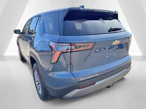 More photos of 2027 Chevrolet Equinox LT at Hometown Chevrolet, OH