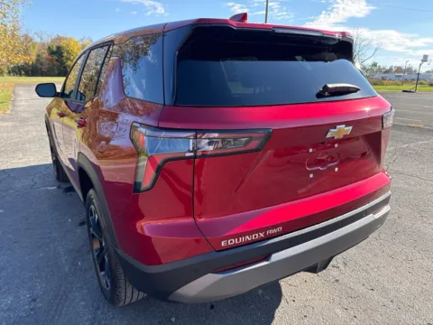 More photos of 2027 Chevrolet Equinox LT at Hometown Chevrolet, OH