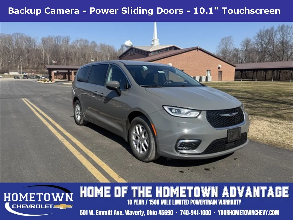 2023 Chrysler Pacifica Touring L for sale in Waverly, OH