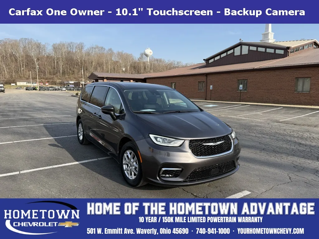 2023 Chrysler Pacifica Touring L for sale in Waverly, OH