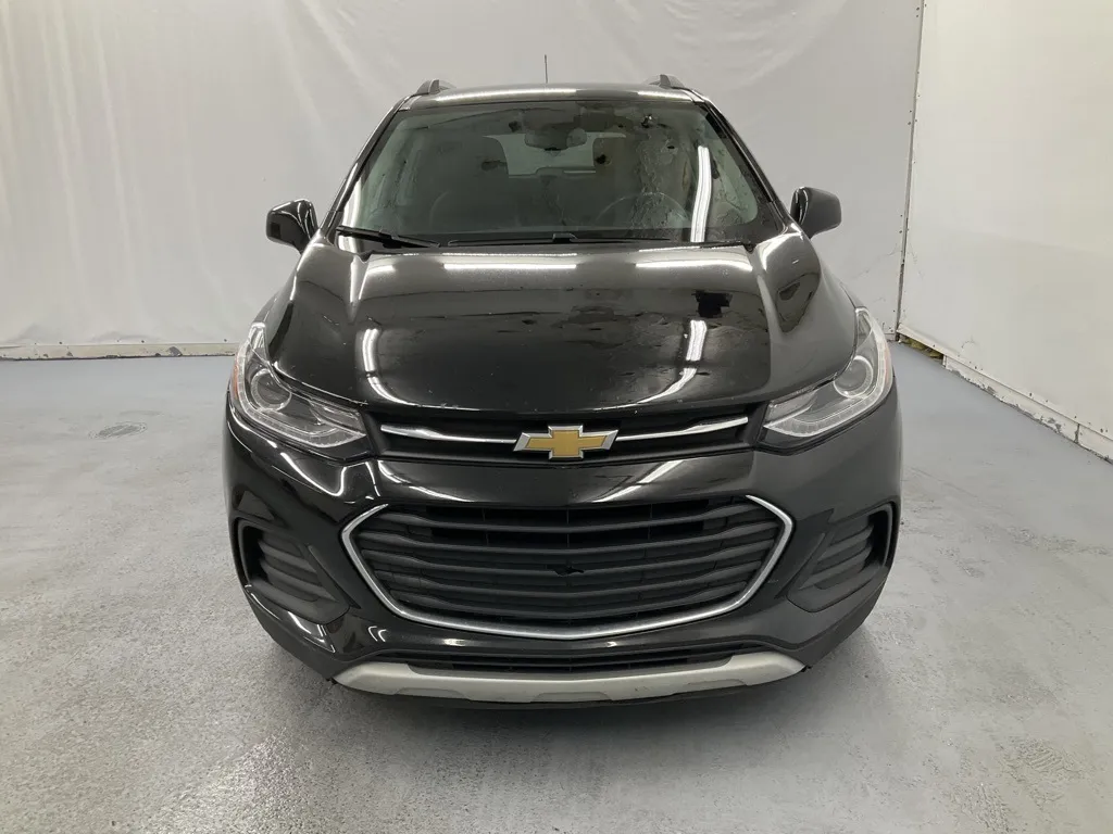 Used 2021 Chevrolet Trax LT with VIN KL7CJLSB8MB303495 for sale in Waverly, OH