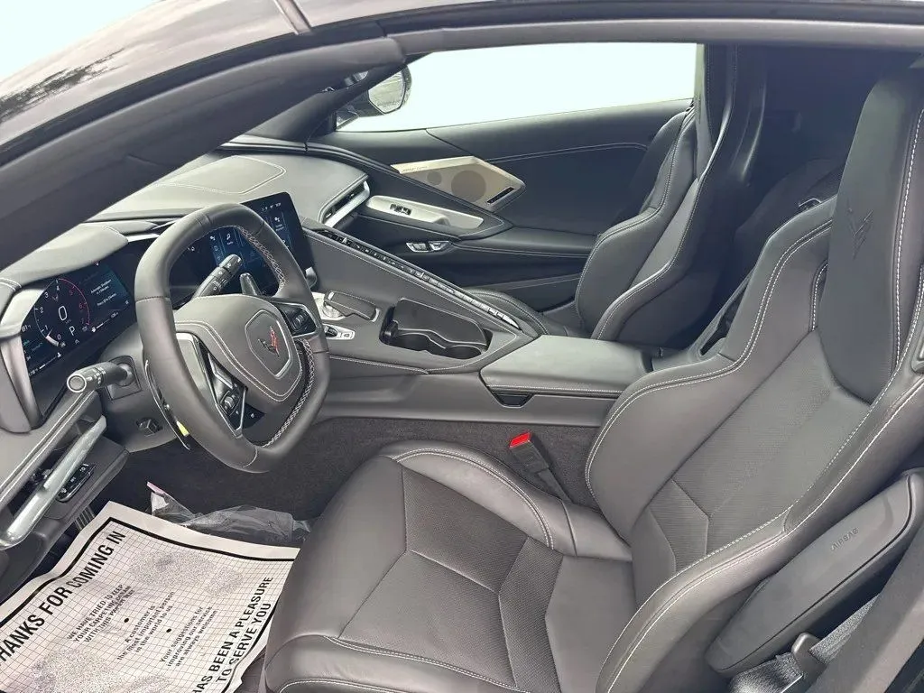 2025 Chevrolet Corvette 2LT - Photo 13