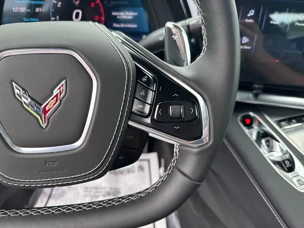 2025 Chevrolet Corvette 2LT - Photo 17