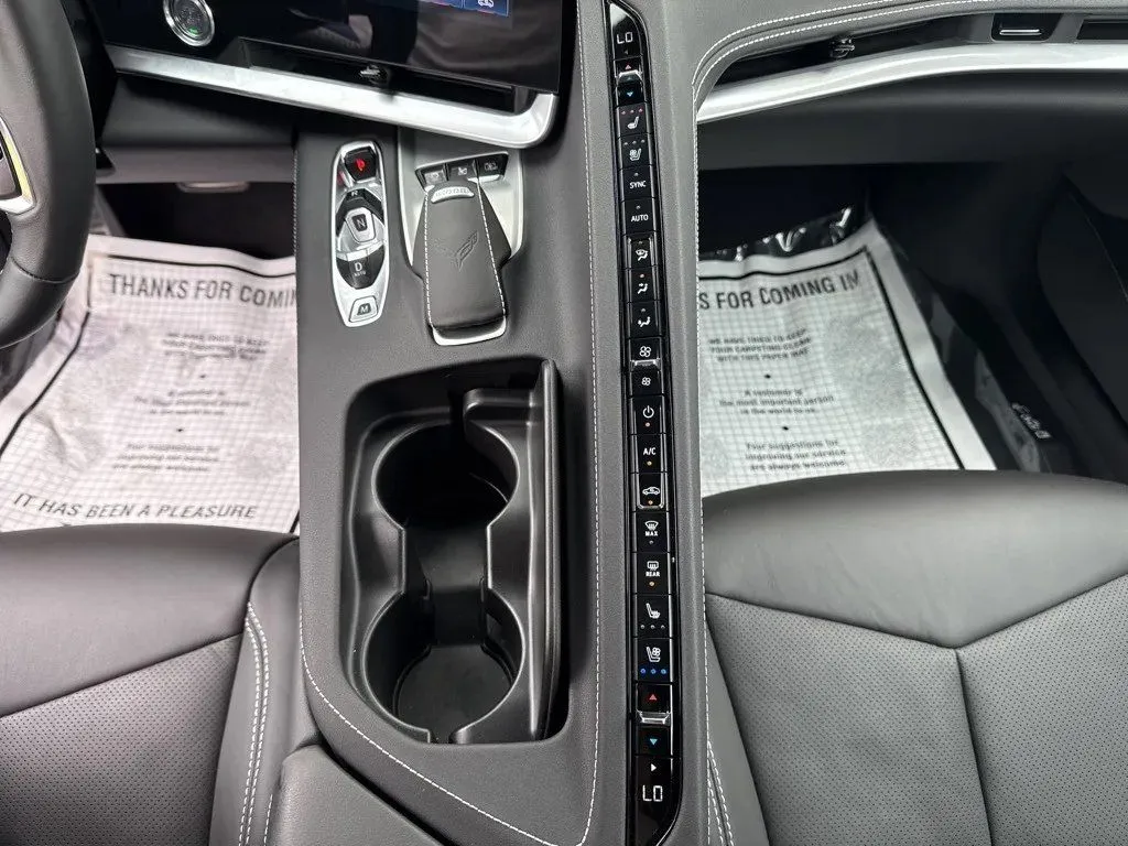 2025 Chevrolet Corvette 2LT - Photo 22