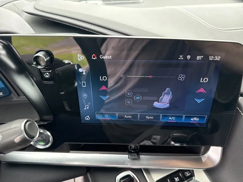 2025 Chevrolet Corvette 2LT - Photo 19