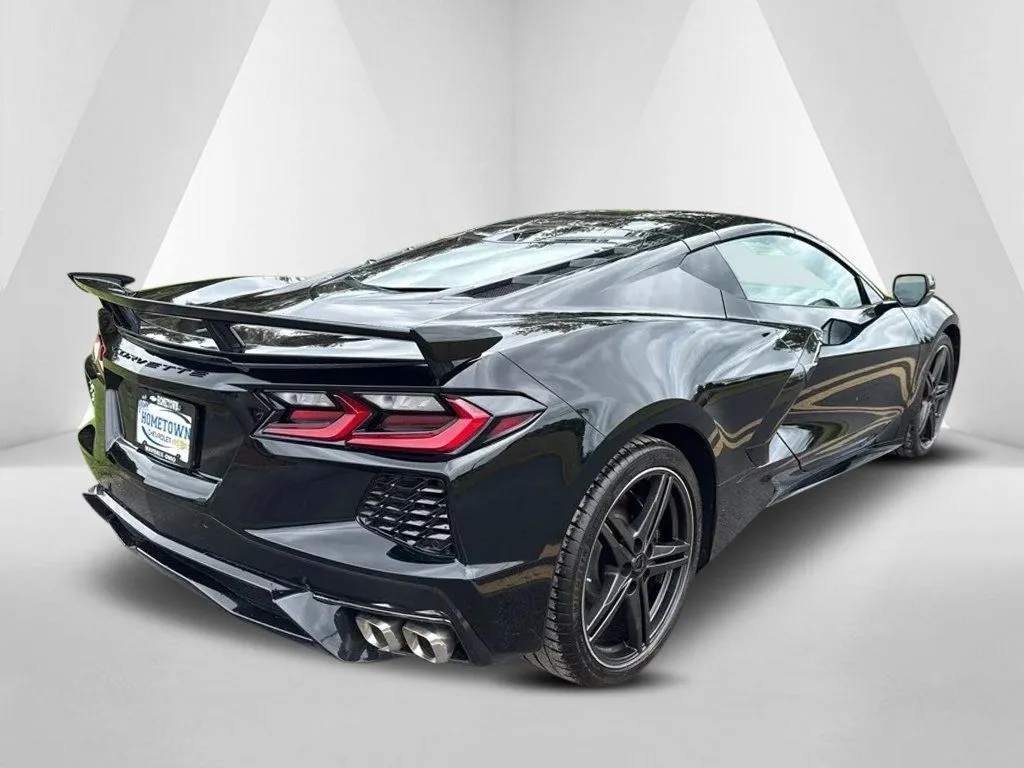 2025 Chevrolet Corvette 2LT - Photo 7
