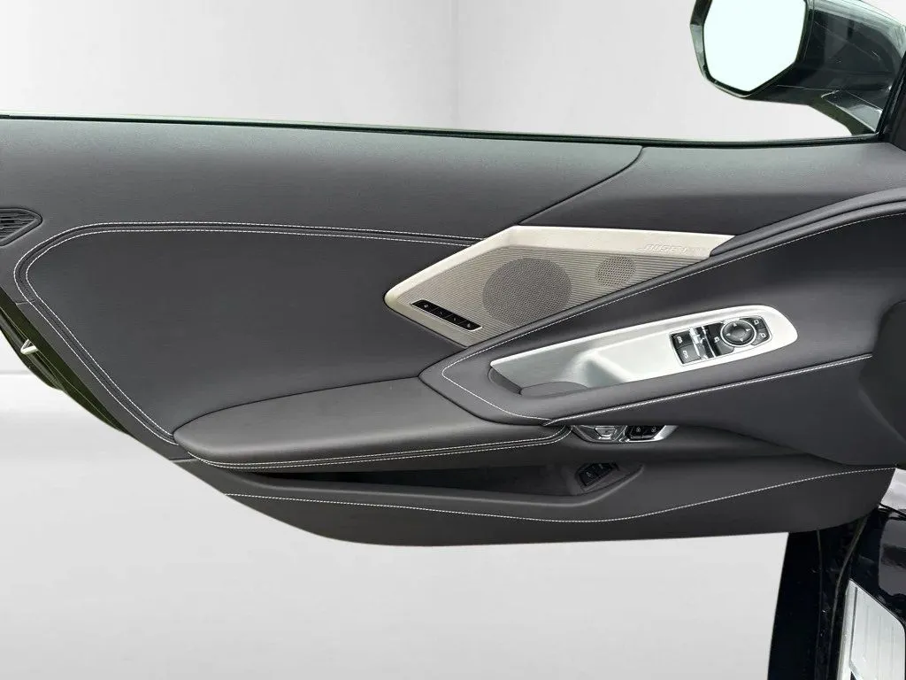 2025 Chevrolet Corvette 2LT - Photo 12