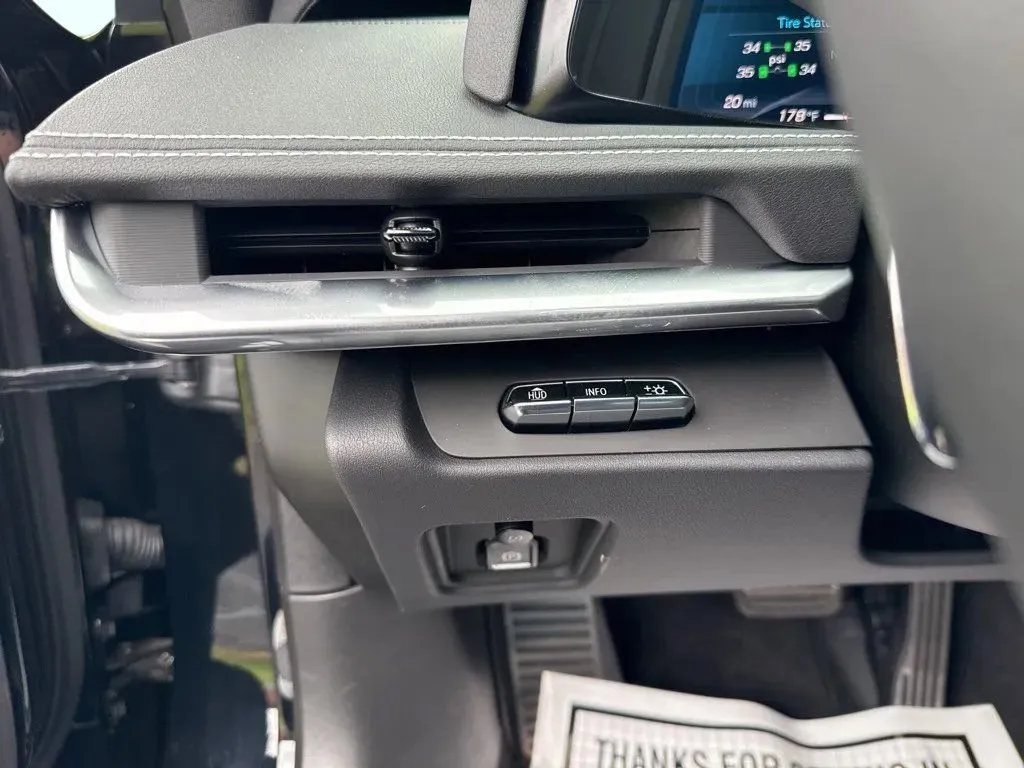 2025 Chevrolet Corvette 2LT - Photo 18