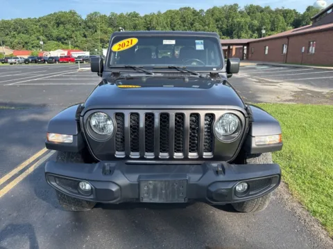Photos of 2021 Jeep Gladiator Sport for sale in Waverly, OH at Hometown Chevrolet