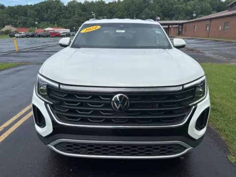 Photos of 2024 Volkswagen Atlas Cross Sport 2.0T SE for sale in Waverly, OH at Hometown Chevrolet