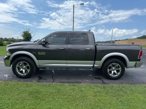 More photos of 2018 Ram 1500 Laramie at Hometown Chevrolet, OH