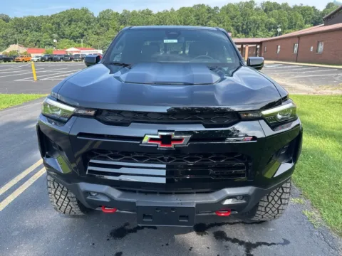 Photos of 2025 Chevrolet Colorado ZR2 for sale in Waverly, OH at Hometown Chevrolet