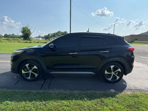 More photos of 2017 Hyundai Tucson Limited at Hometown Chevrolet, OH