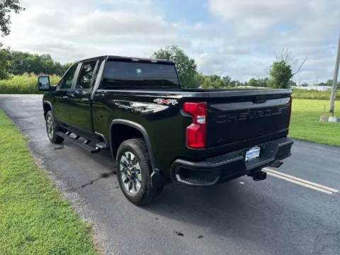 More photos of 2021 Chevrolet Silverado 2500HD Custom at Hometown Chevrolet, OH