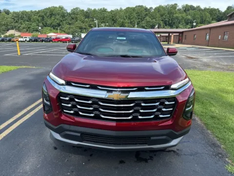 Photos of 2026 Chevrolet Equinox LT for sale in Waverly, OH at Hometown Chevrolet