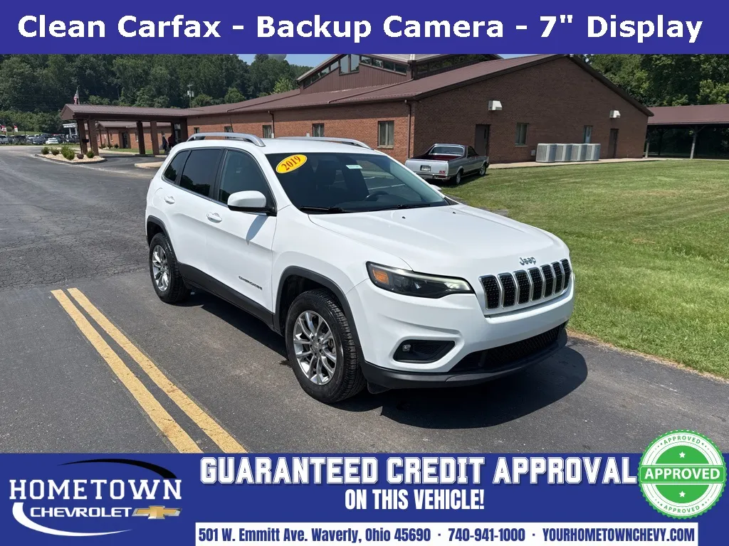White 2019 Jeep Cherokee Latitude Plus for sale in Waverly, OH