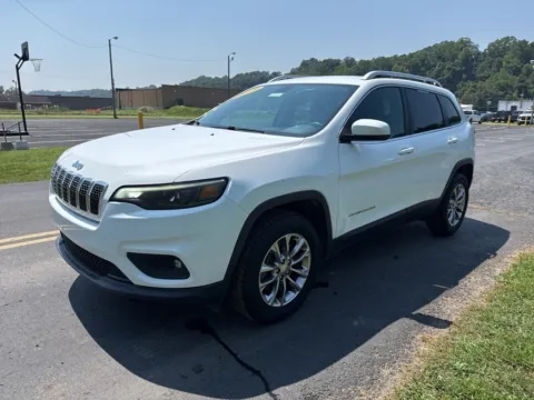 Another view of 2019 Jeep Cherokee Latitude Plus for sale in Waverly, OH at Hometown Chevrolet