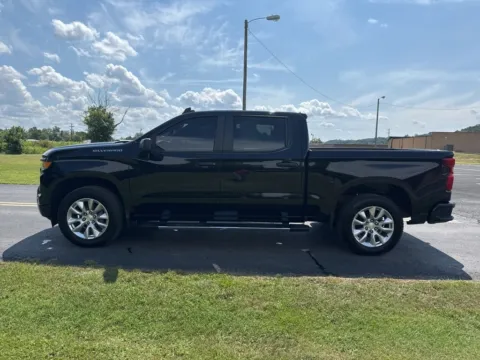 More photos of 2022 Chevrolet Silverado 1500 Custom at Hometown Chevrolet, OH
