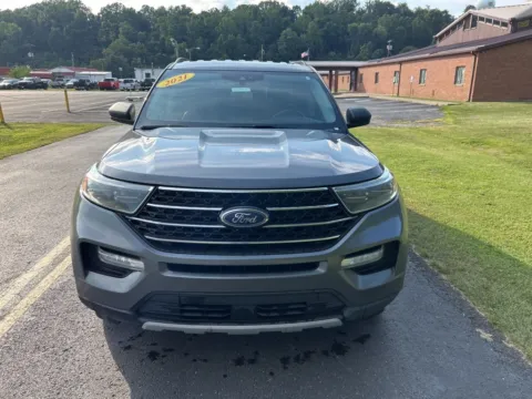 Photos of 2021 Ford Explorer XLT for sale in Waverly, OH at Hometown Chevrolet