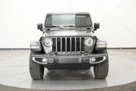 Photos of 2021 Jeep Gladiator Sport for sale in Waverly, OH at Hometown Chevrolet
