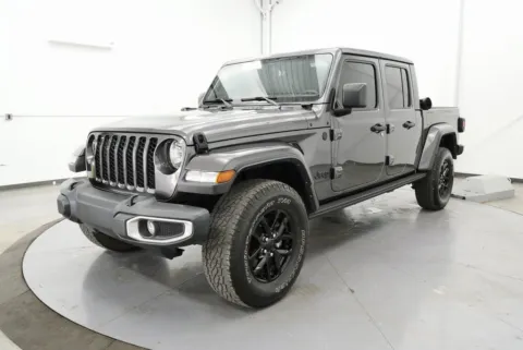 Another view of 2021 Jeep Gladiator Sport for sale in Waverly, OH at Hometown Chevrolet