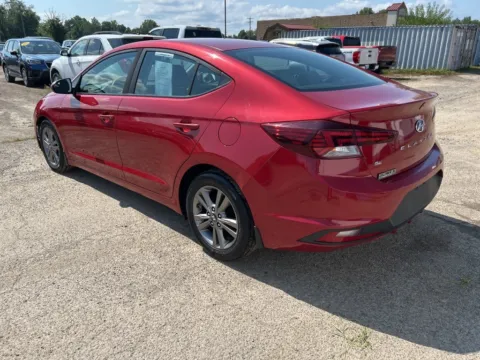 More photos of 2019 Hyundai Elantra SE at Hometown Chevrolet, OH