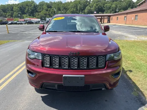 Photos of 2018 Jeep Grand Cherokee Altitude for sale in Waverly, OH at Hometown Chevrolet