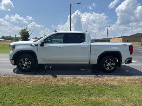 More photos of 2020 GMC Sierra 1500 SLE at Hometown Chevrolet, OH