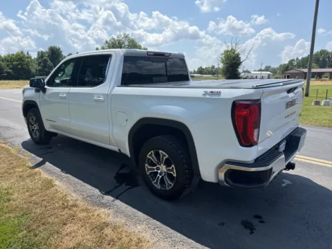 More photos of 2020 GMC Sierra 1500 SLE at Hometown Chevrolet, OH