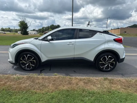 More photos of 2021 Toyota C-HR XLE at Hometown Chevrolet, OH