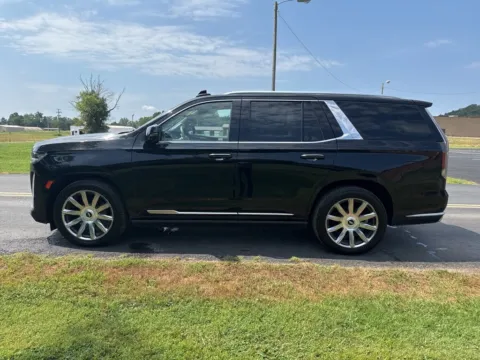 More photos of 2021 Cadillac Escalade Premium Luxury Platinum at Hometown Chevrolet, OH
