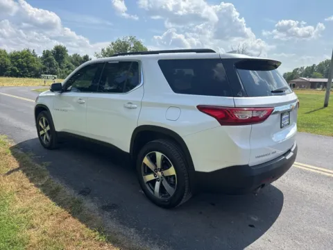 More photos of 2021 Chevrolet Traverse LT Leather at Hometown Chevrolet, OH