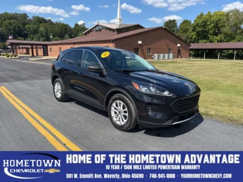 Black 2022 Ford Escape SE for sale in Waverly, OH