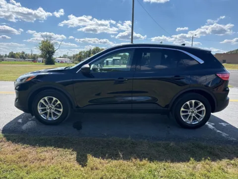 More photos of 2022 Ford Escape SE at Hometown Chevrolet, OH