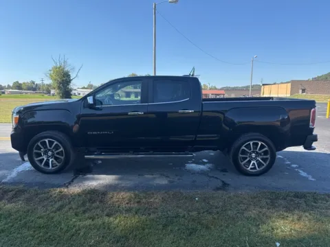 More photos of 2021 GMC Canyon Denali at Hometown Chevrolet, OH
