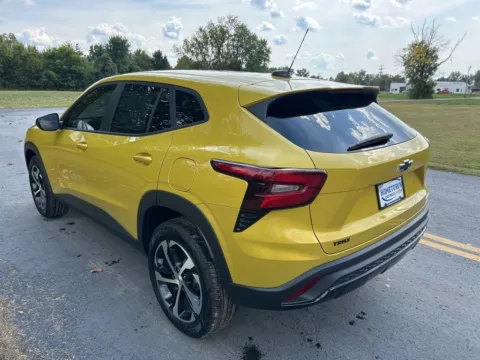 More photos of 2025 Chevrolet Trax 1RS at Hometown Chevrolet, OH