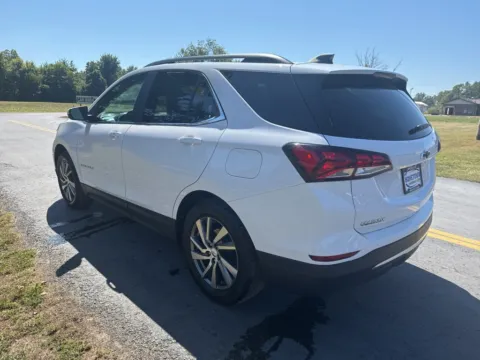 More photos of 2022 Chevrolet Equinox LT at Hometown Chevrolet, OH