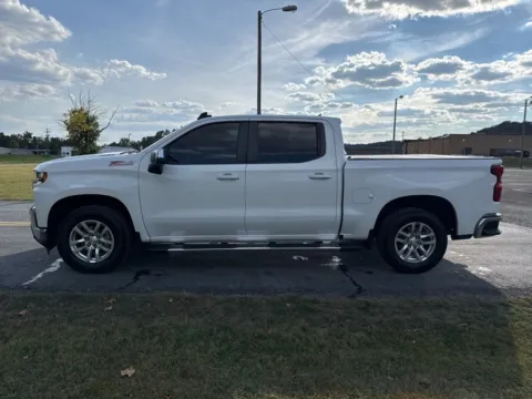 More photos of 2021 Chevrolet Silverado 1500 LT at Hometown Chevrolet, OH