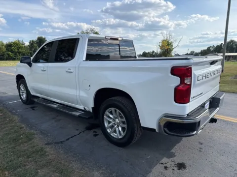 More photos of 2021 Chevrolet Silverado 1500 LT at Hometown Chevrolet, OH