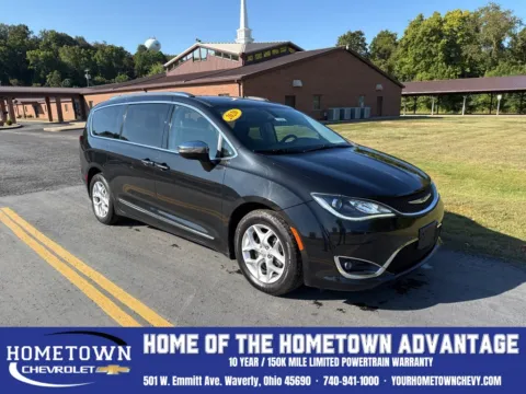 Black 2020 Chrysler Pacifica Limited for sale in Waverly, OH