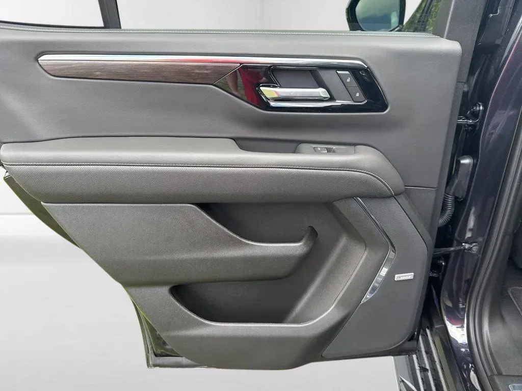 2025 Chevrolet Tahoe Premier - Photo 28